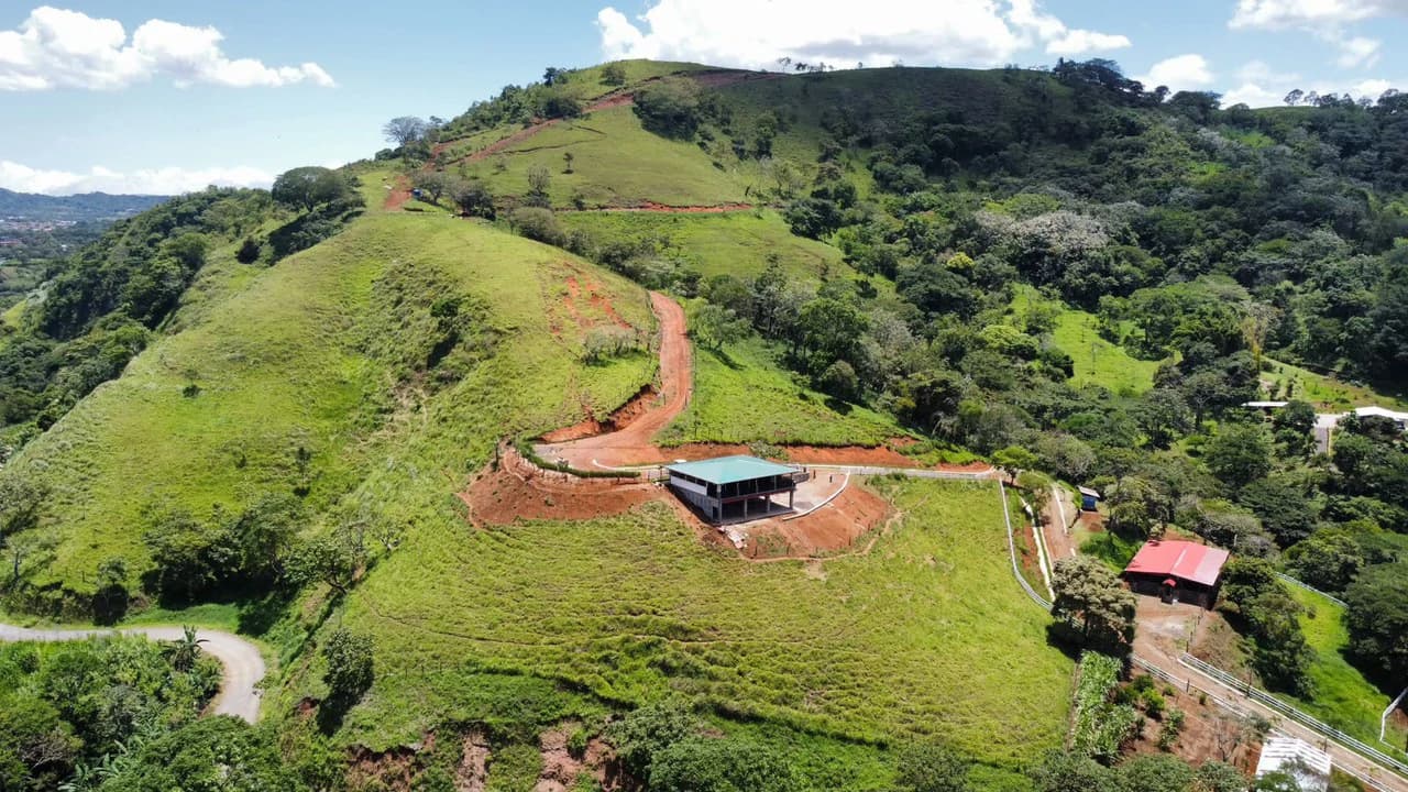 Privacy + Nature: Modern Mountain Cabin on 21.68 Ha! - photo 1