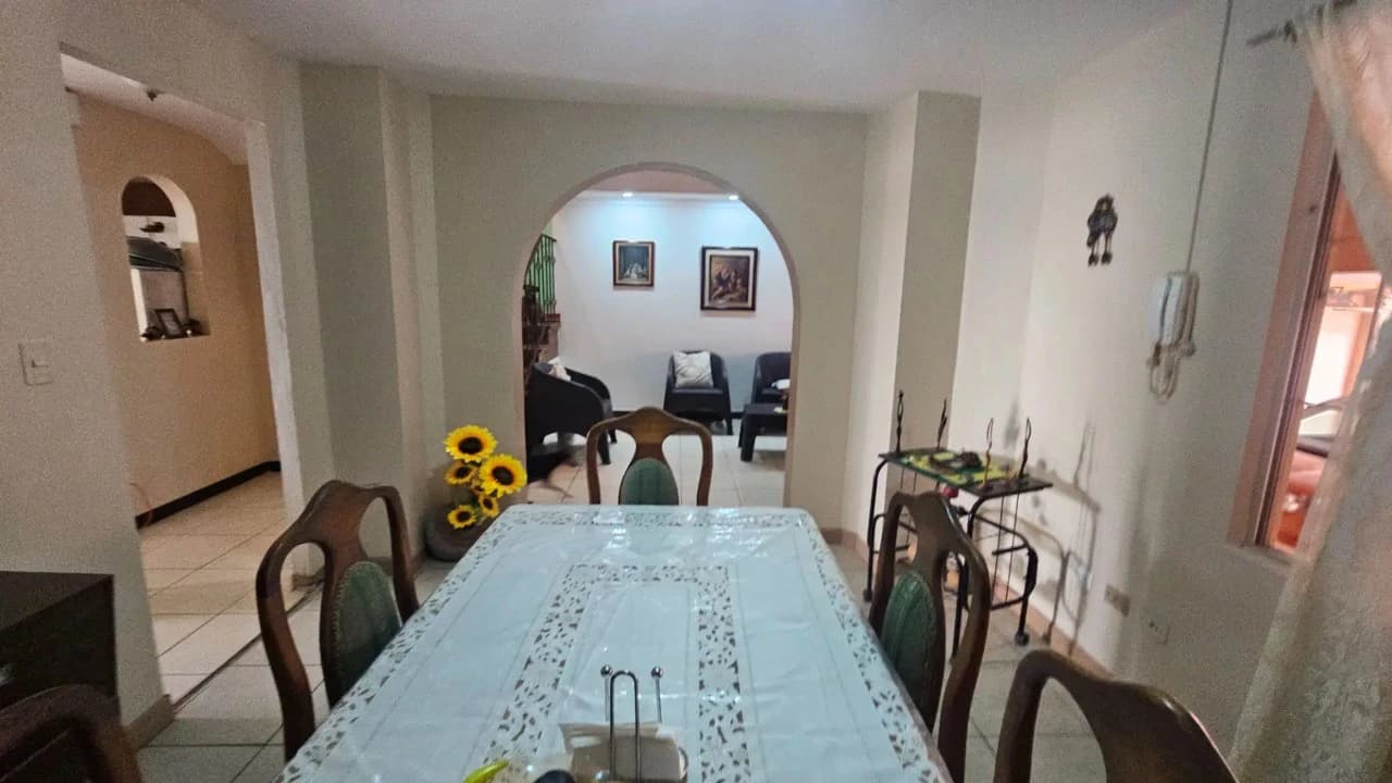 Spacious 6-Bedroom Family Home in Residencial Saint Clare, Moravia - photo 25