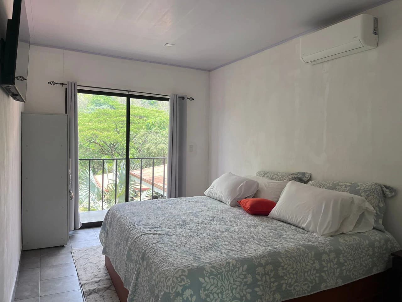 Exclusivity and Nature near the beach. Costa Rica: Large home on a large property near the beach - photo 19