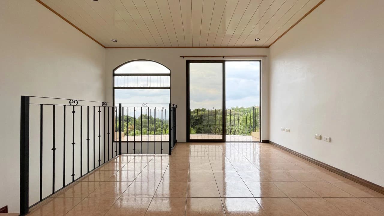 House for Sale in San Isidro, Grecia – 3,359 m² Lot with View - photo 12