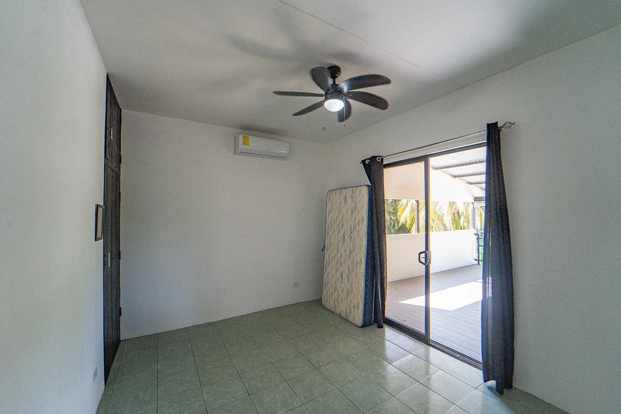 Cantarana Studios: Multiunit Property with tons of Potential - photo 18
