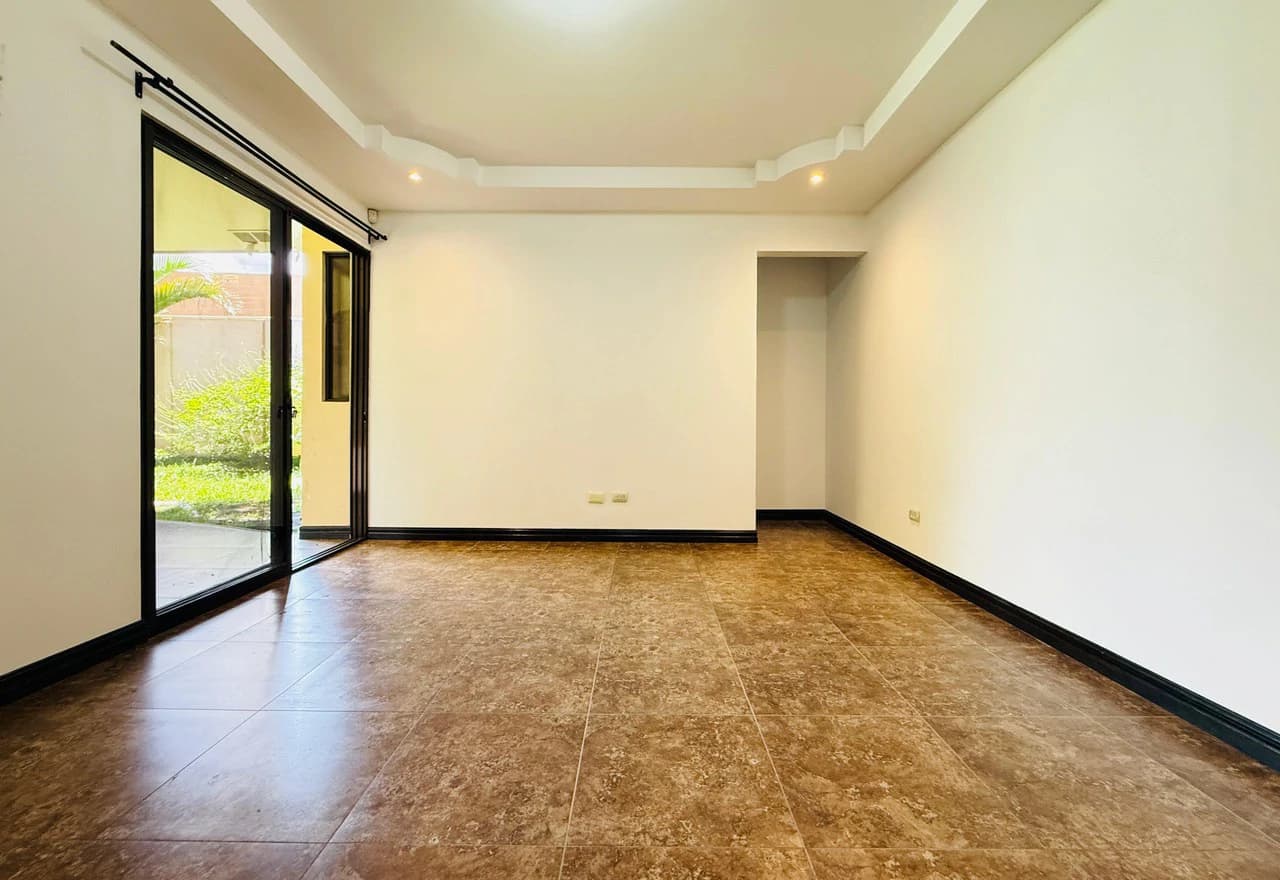 House for sale with garden in Brasil de Santa Ana Costa Rica - photo 12