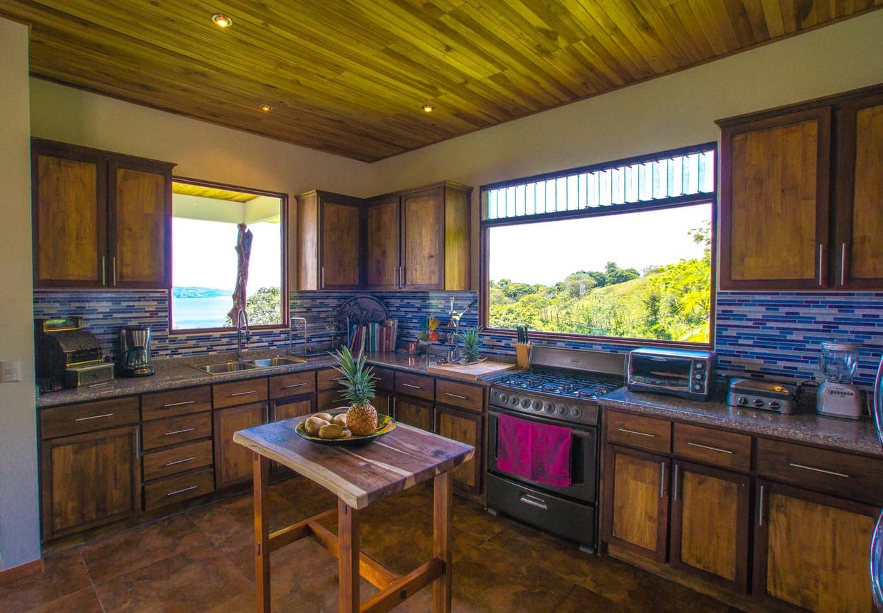 Luxury Vacation Rental Villas for Sale with Amazing Views of Lake Arenal - photo 32