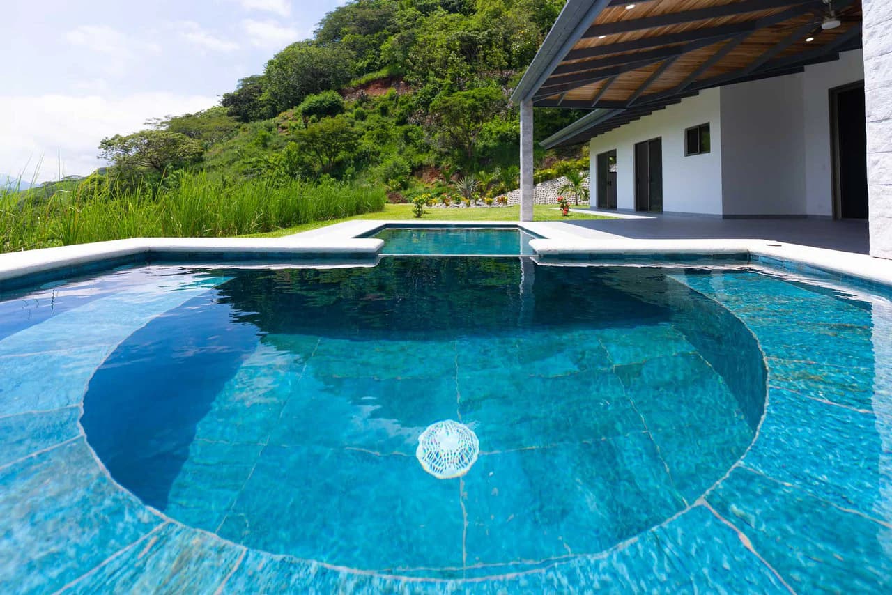 New Single-Story Home for Sale in Las Rocas, Atenas – Pool, Jacuzzi & Panoramic Views - photo 36
