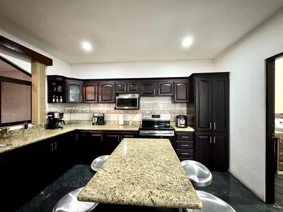 Residencial Los Crotos: Spacious 100% Concrete Home for Sale San Pablo de Heredia - photo 8