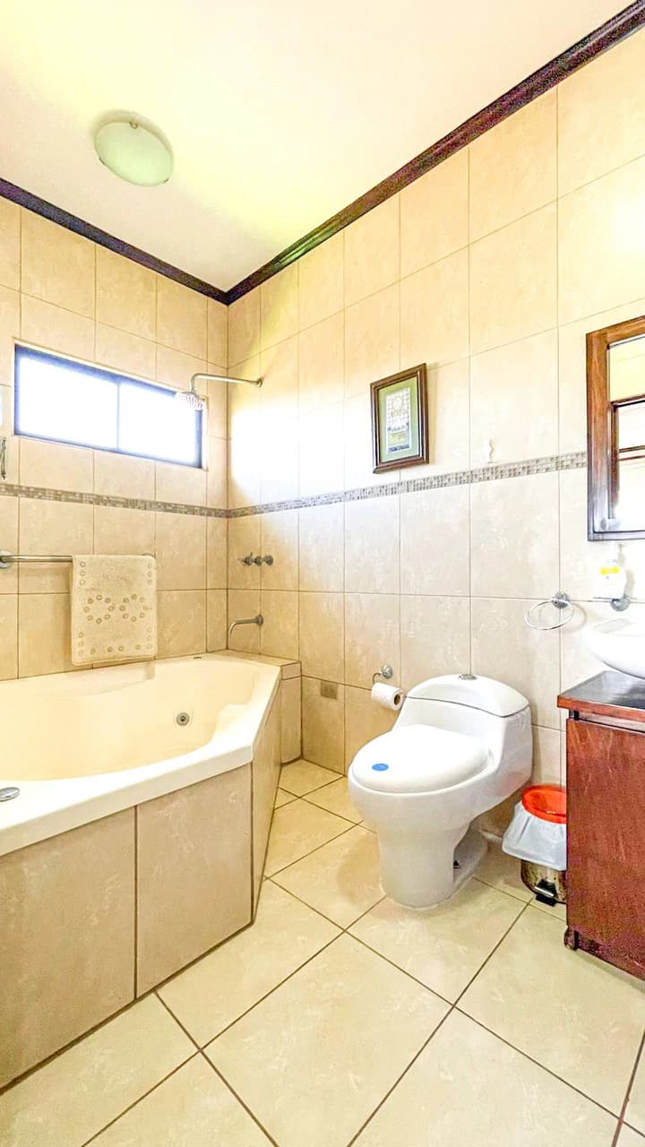 Home for sale or for RENT with furnished -Bosque Alto Condominium- Grecia - photo 13