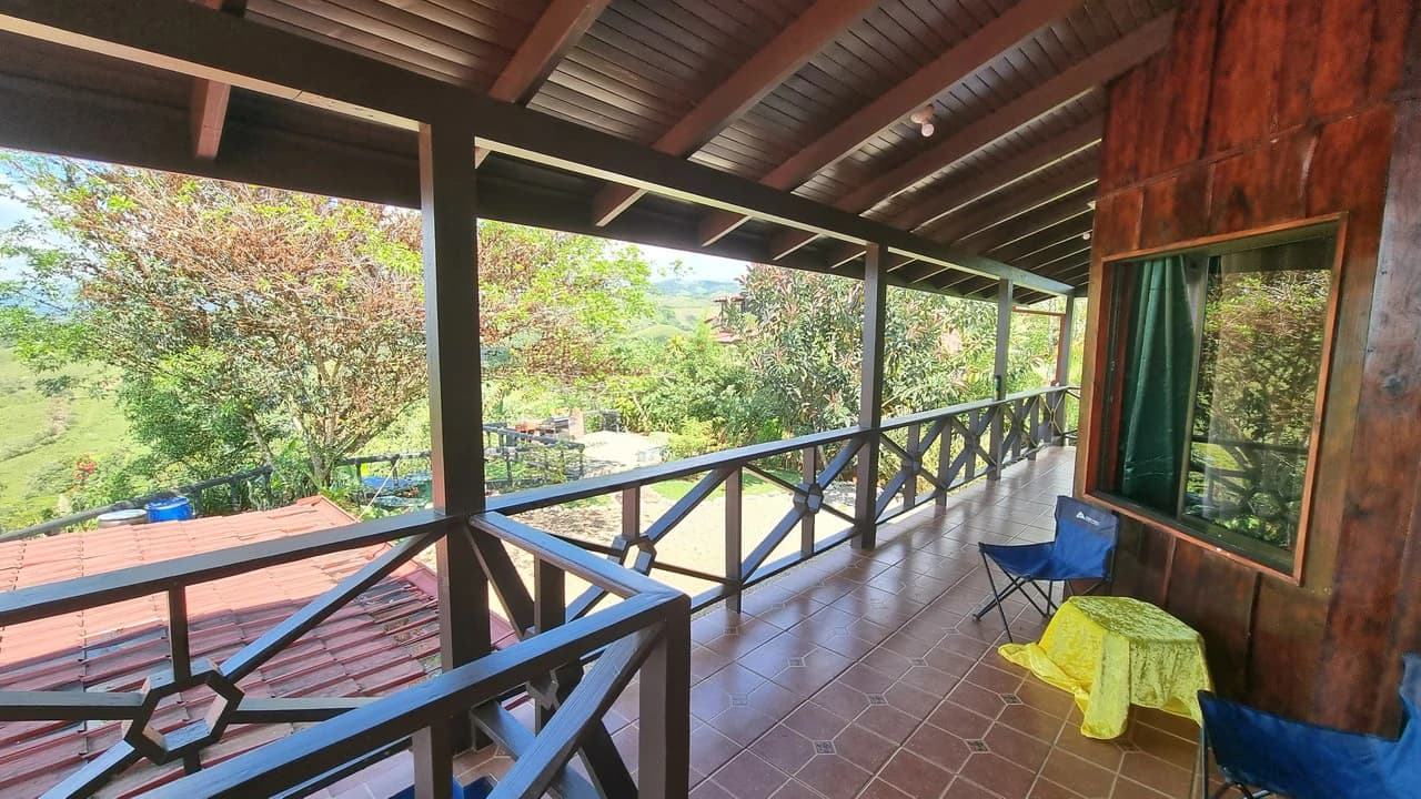 CASA SANTA ELENA: BEAUTIFUL HOUSE FOR SALE, WITH AMAZING VIEWS, 4 BDRM IN THE HEART OF SANTA ELENA - photo 6