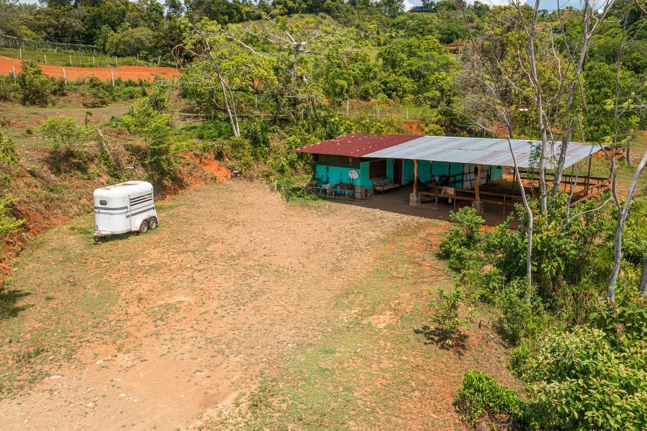 Mountain Mixed Use Building For Sale in Savegre - photo 15