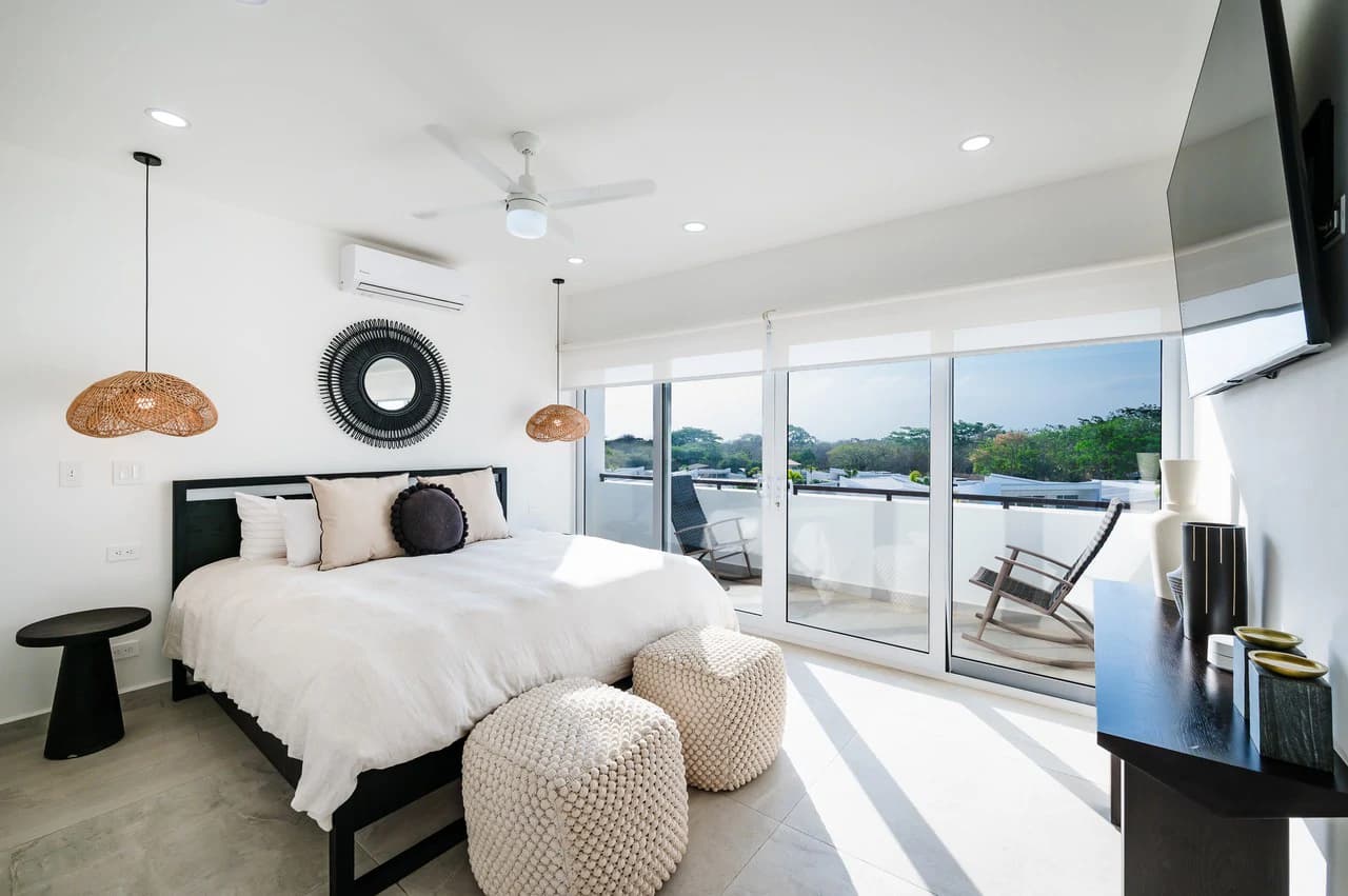 The Enclave: Ultra-Modern 5 Bedroom Villa Located Minutes From the Beach! - photo 22