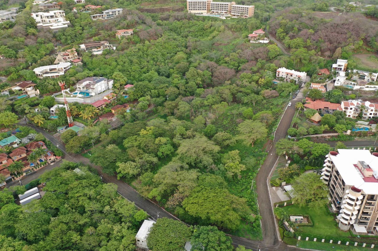 Air T-II: Tamarindo Development Property Right in Town - photo 8
