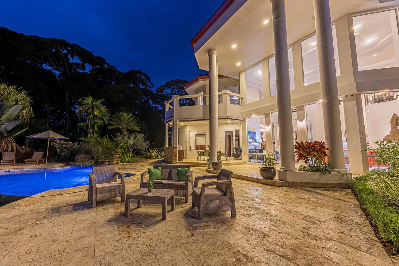17 ACRES – 5 Bedroom Grand Estate, Guest House, SPECTACULAR VIEWS!!! - photo 8