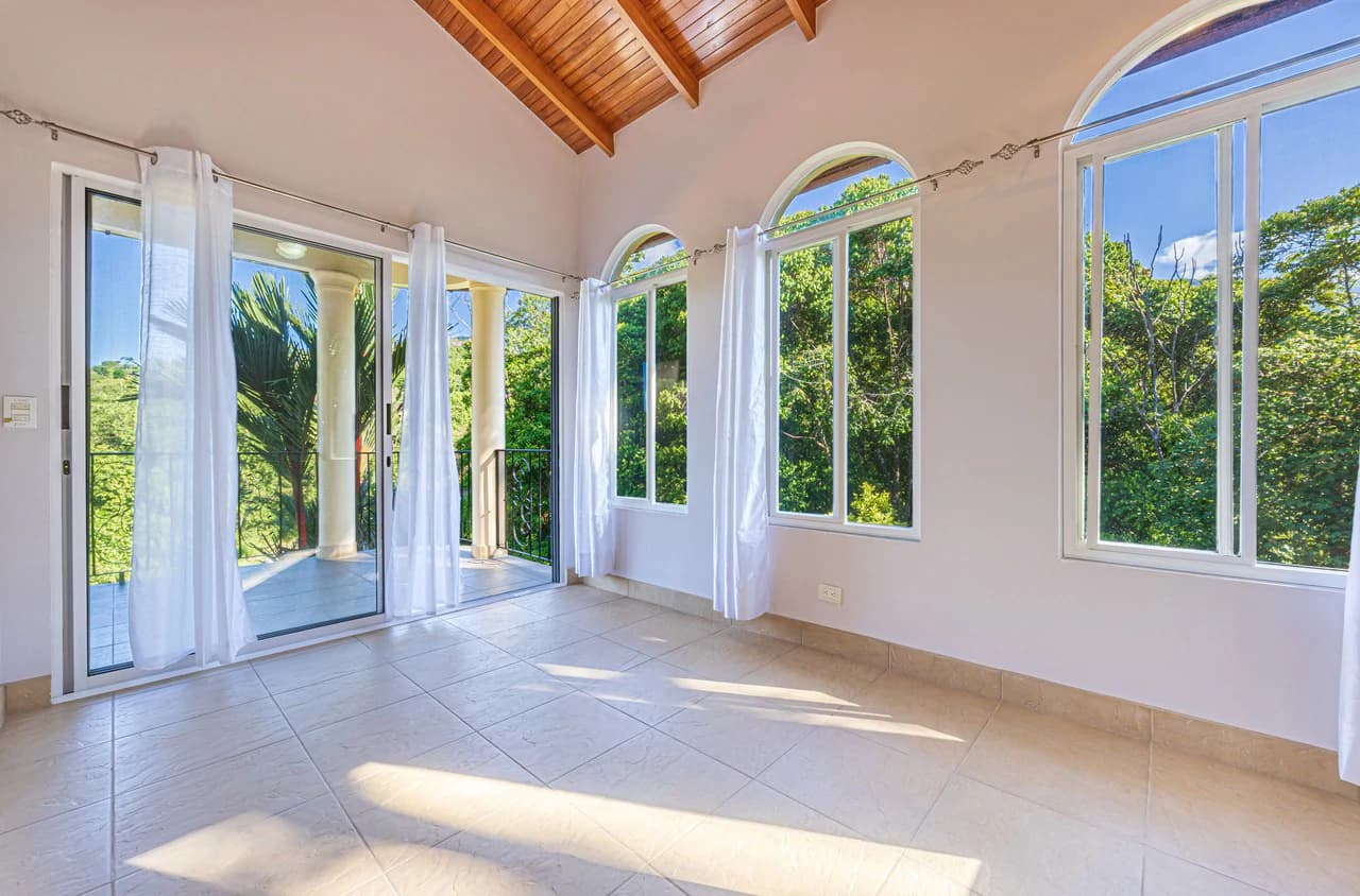Elegant 3 Bedroom + Office Jungle Home in Puesta Del Sol, Ojochal - photo 22