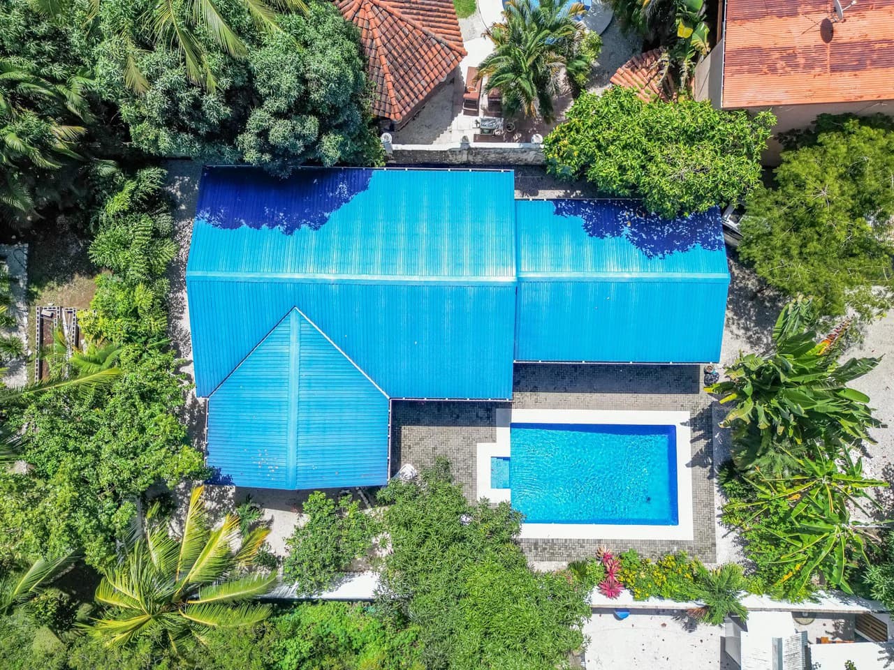 Casa Verde: Stunning Pool and Exceptional Outdoor Living Space - photo 2