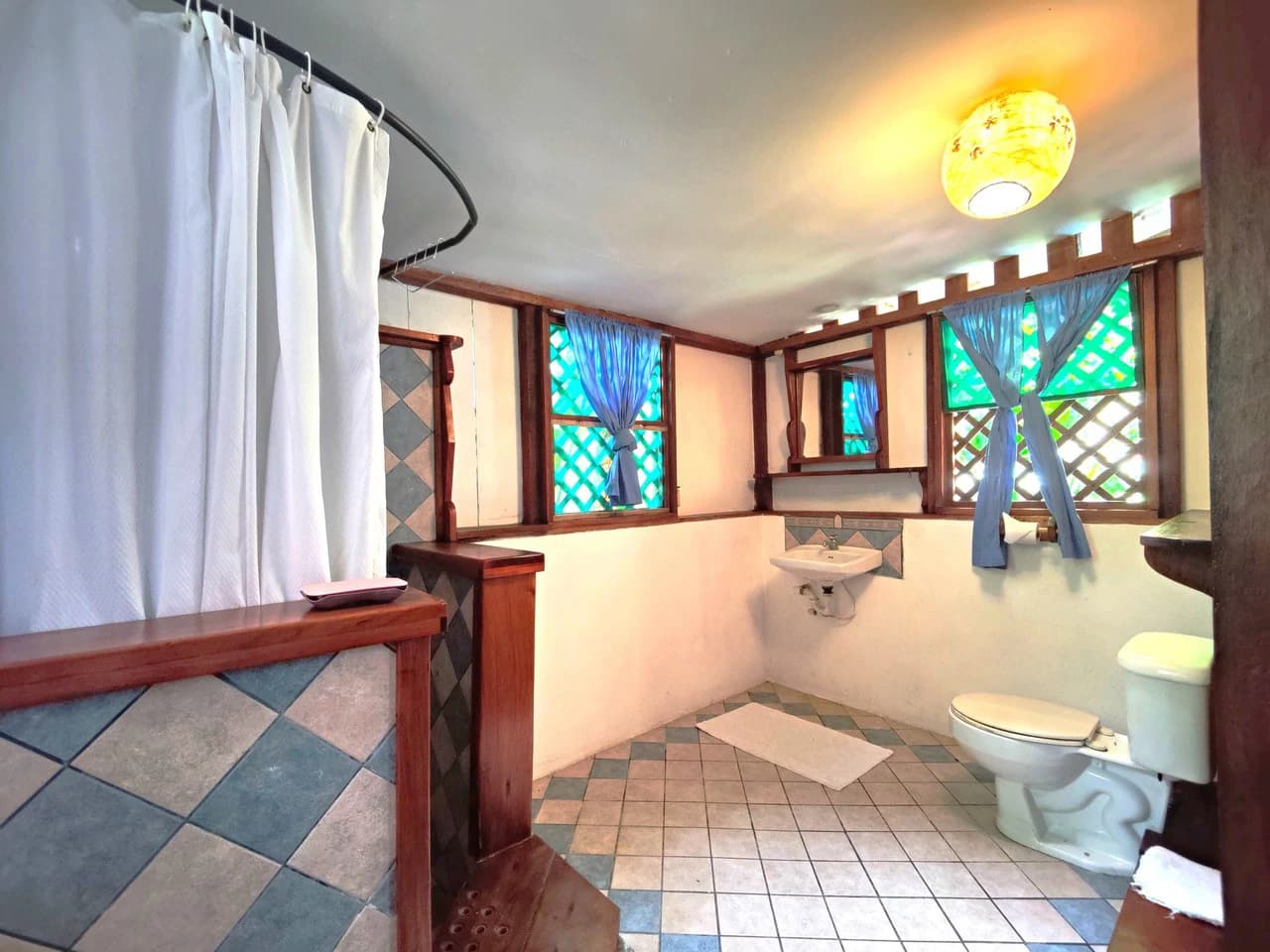 Charming 6 Bd/5 Ba Multi-Unit Rental Property - A Versatile Investment Opportunity - photo 19