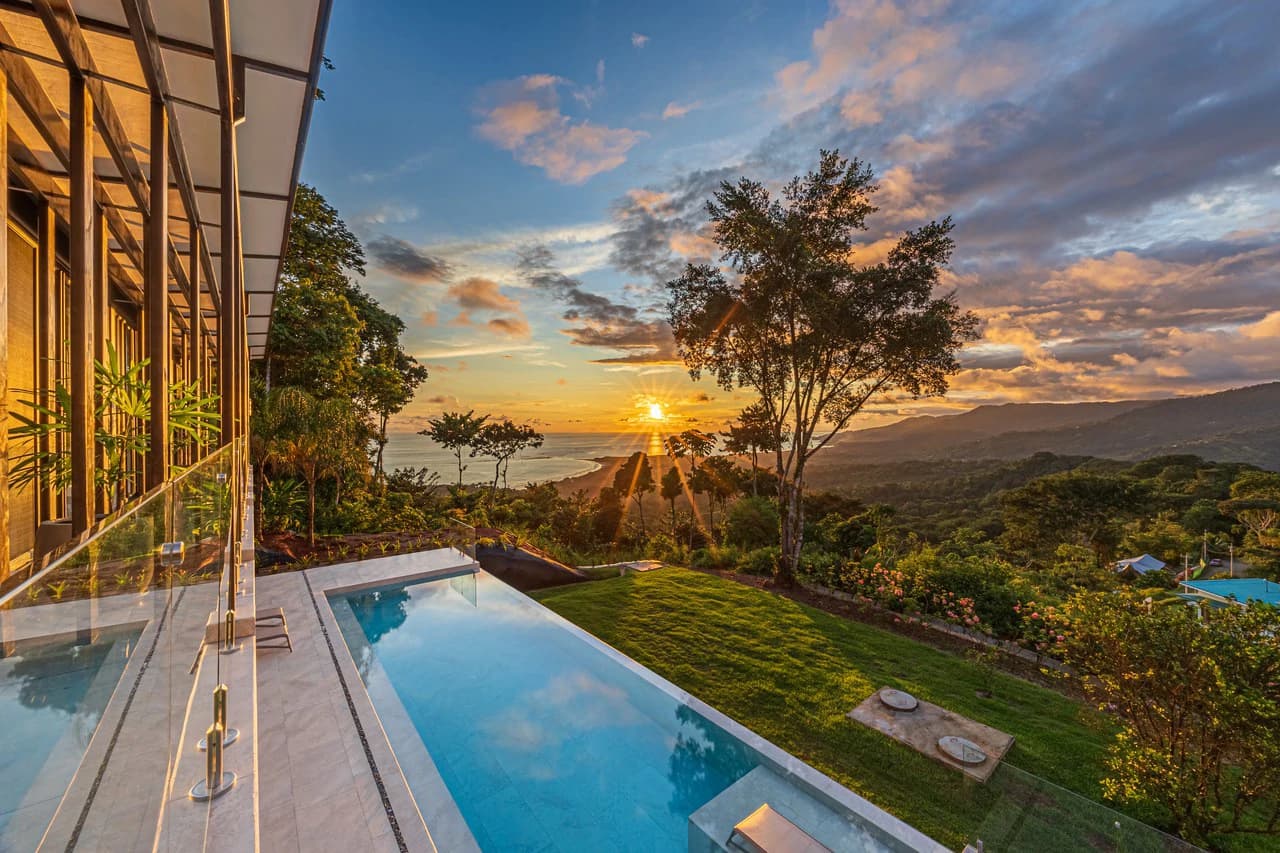 A True Estate Beyond Compare, Ocean Views For Miles: Mountain House For Sale in Uvita - photo 31