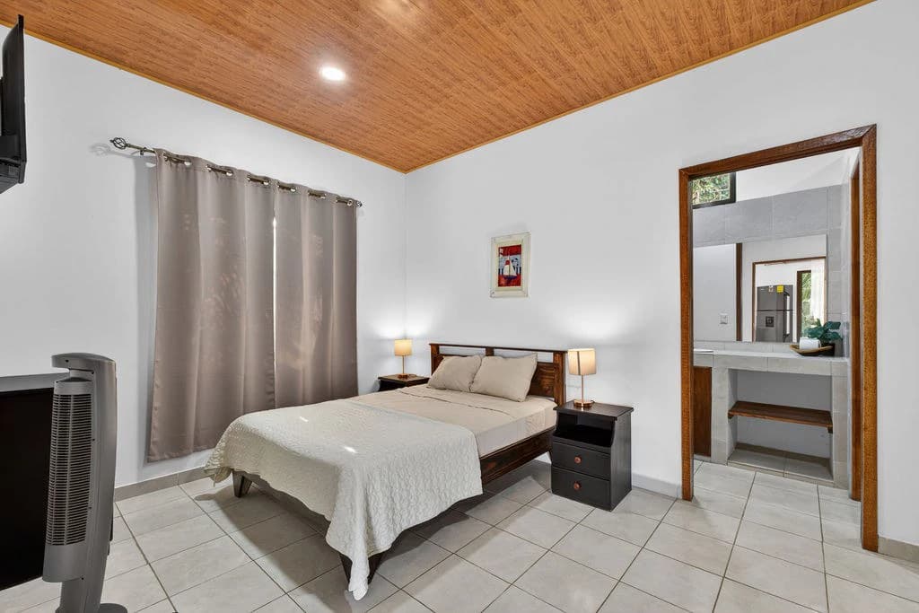 Villa Los Monos: High-Income 9-Unit Rental Property Near Playa Grande - photo 12
