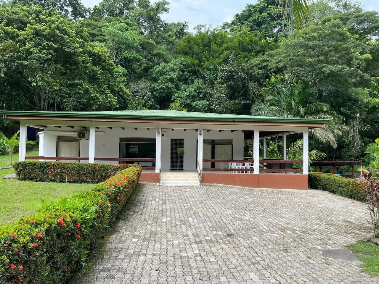 Fire Sale! $495.000 Prime Tourism Potential