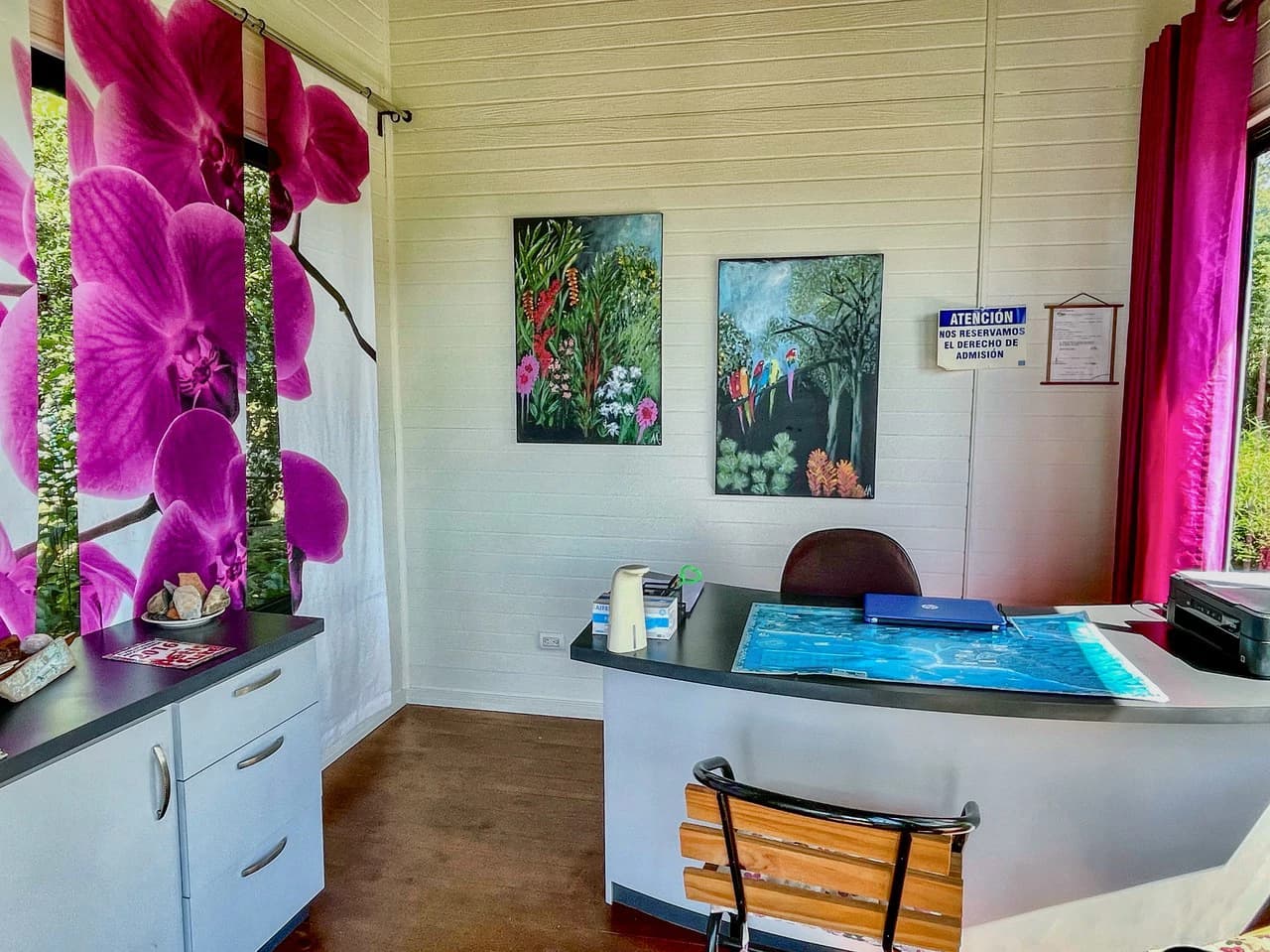 2.24 ACRES – 7 Bedrooms Ocean View Boutique Hotel With Two Pools, 5 Minutes to Uvita, Multiple Rental Options!! - photo 33