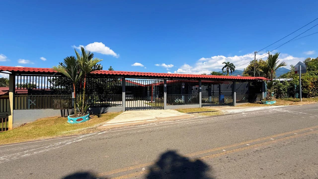 Countryside House For Sale in San Pedro - photo 23