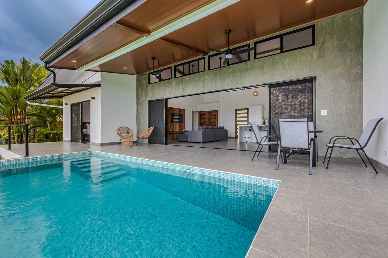 CHONTALES NEW VILLA WITH PANORAMIC OCEAN AND MOUNTAINS VIEWS: Mountain Villa For Sale in Ojochal - photo 9