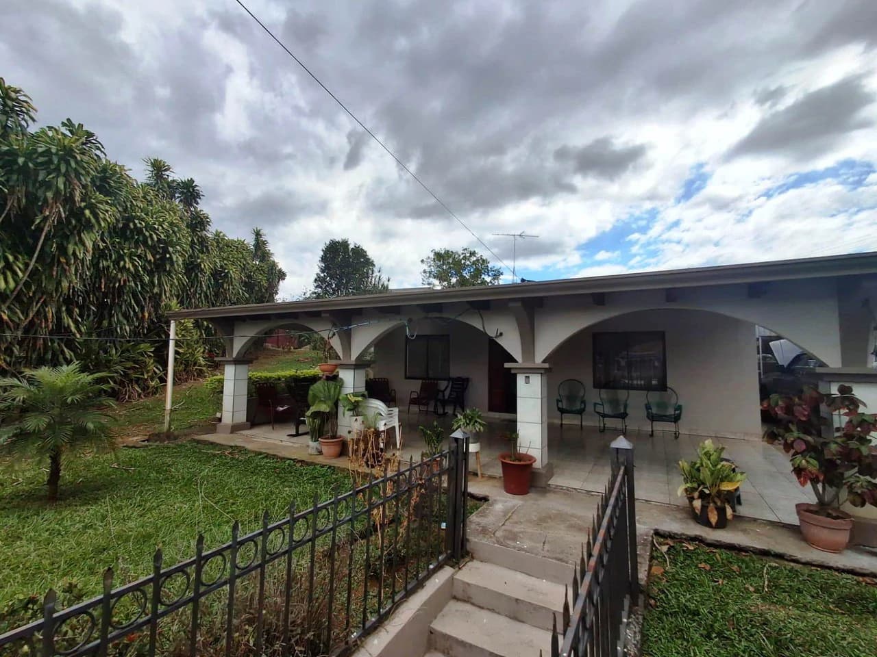 Casa Convenience: Grecia Garden Home on Large Lot + Rental Apartment! - photo 19