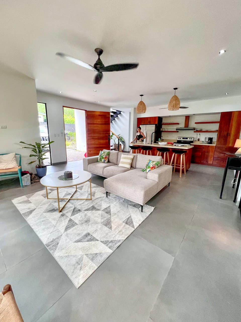 0.17 ACRES – 3 Bedrooms, Brand New Luxury Home in Uvita, Minutes From Beaches and Services, Wooded Lot, Year Round Stream, Private And Fully Furnished, Ready to Move!!! - photo 13