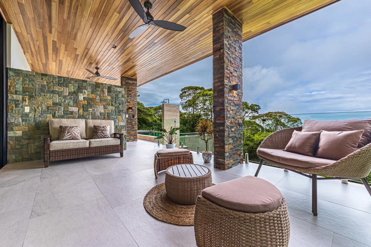 Casa Koules: Architectural 5-Bedroom Oceanview Estate in Prestigious Costa Verde Estates - photo 31