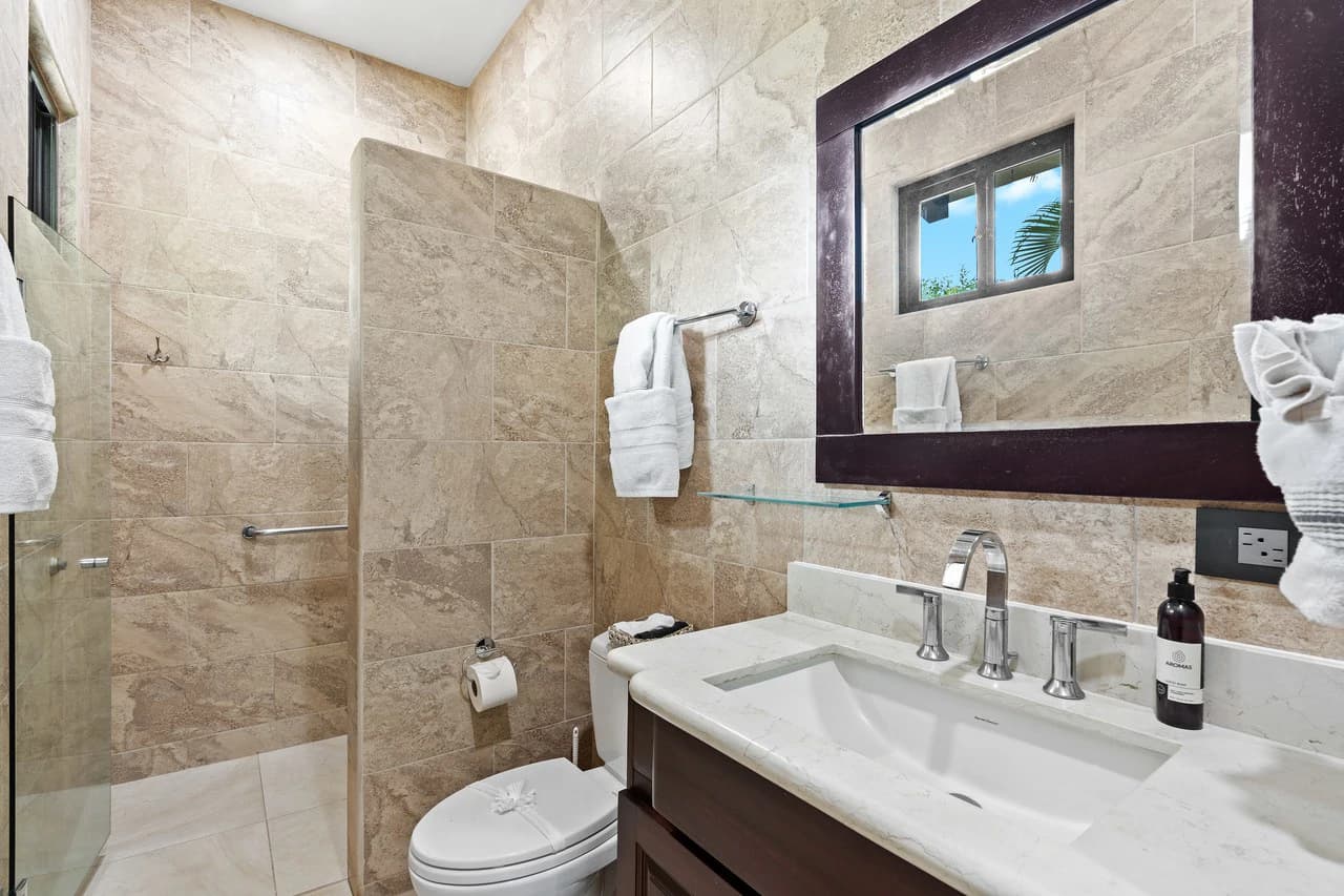 Pura Vida House: 6 bedroom 6 Bathroom Rental Juggernaut in Gated Community - photo 24