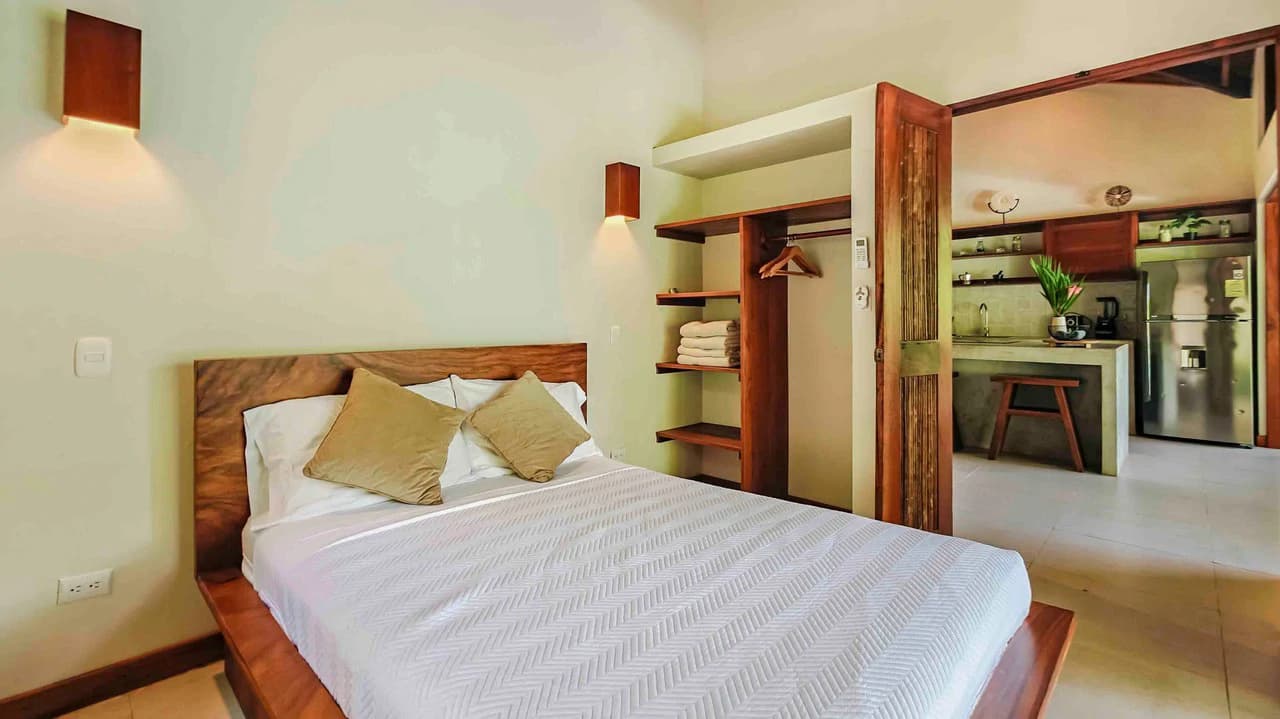 ID 498 - 3 Bd/3Ba w/Pool on 21,000m2 Lot, Punta Uva: Hilltop Estate with Expansive Outdoor Living, Infinity Pool, and Solar Power on 2.1 Hectares of Titled Land - photo 19