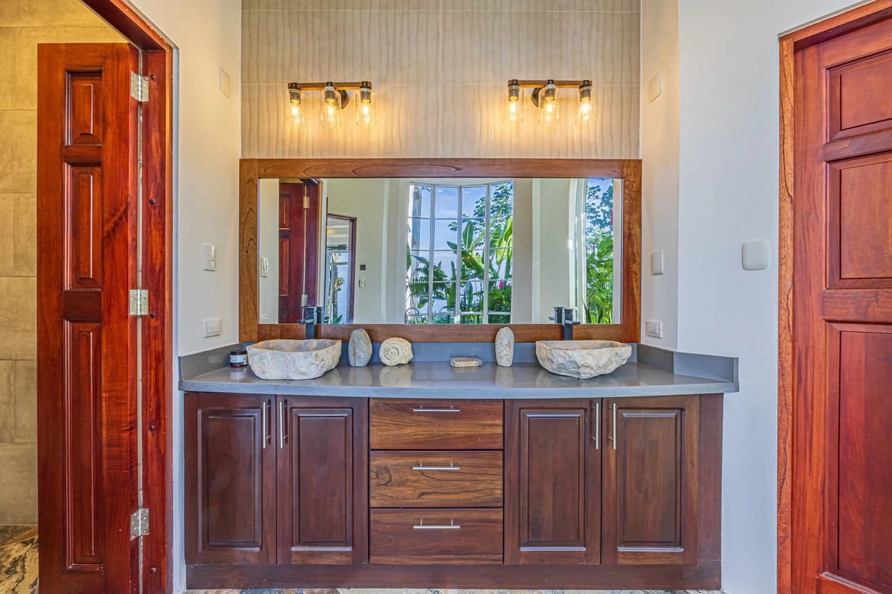17 ACRES – 5 Bedroom Grand Estate, Guest House, SPECTACULAR VIEWS!!! - photo 26