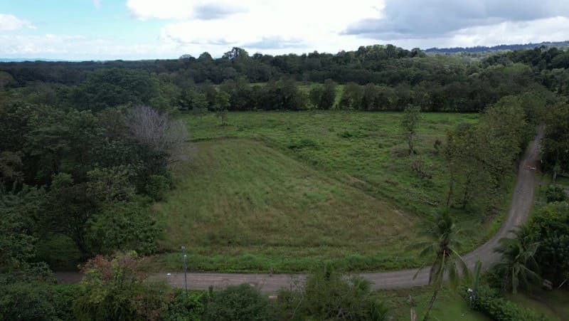 Land For Sale with Excellent Location in La Amapola, Puerto Jimenez - photo 3