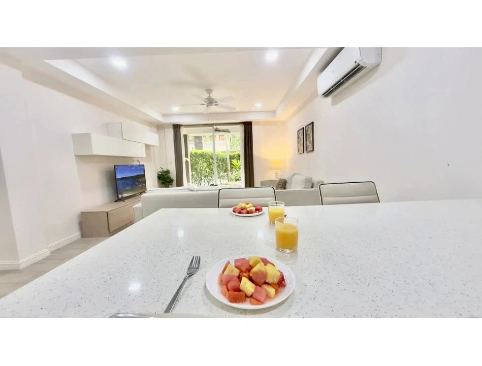Luxury Apartment in Herradura: 2 Bedrooms, Balcony, and Pool Access - photo 12