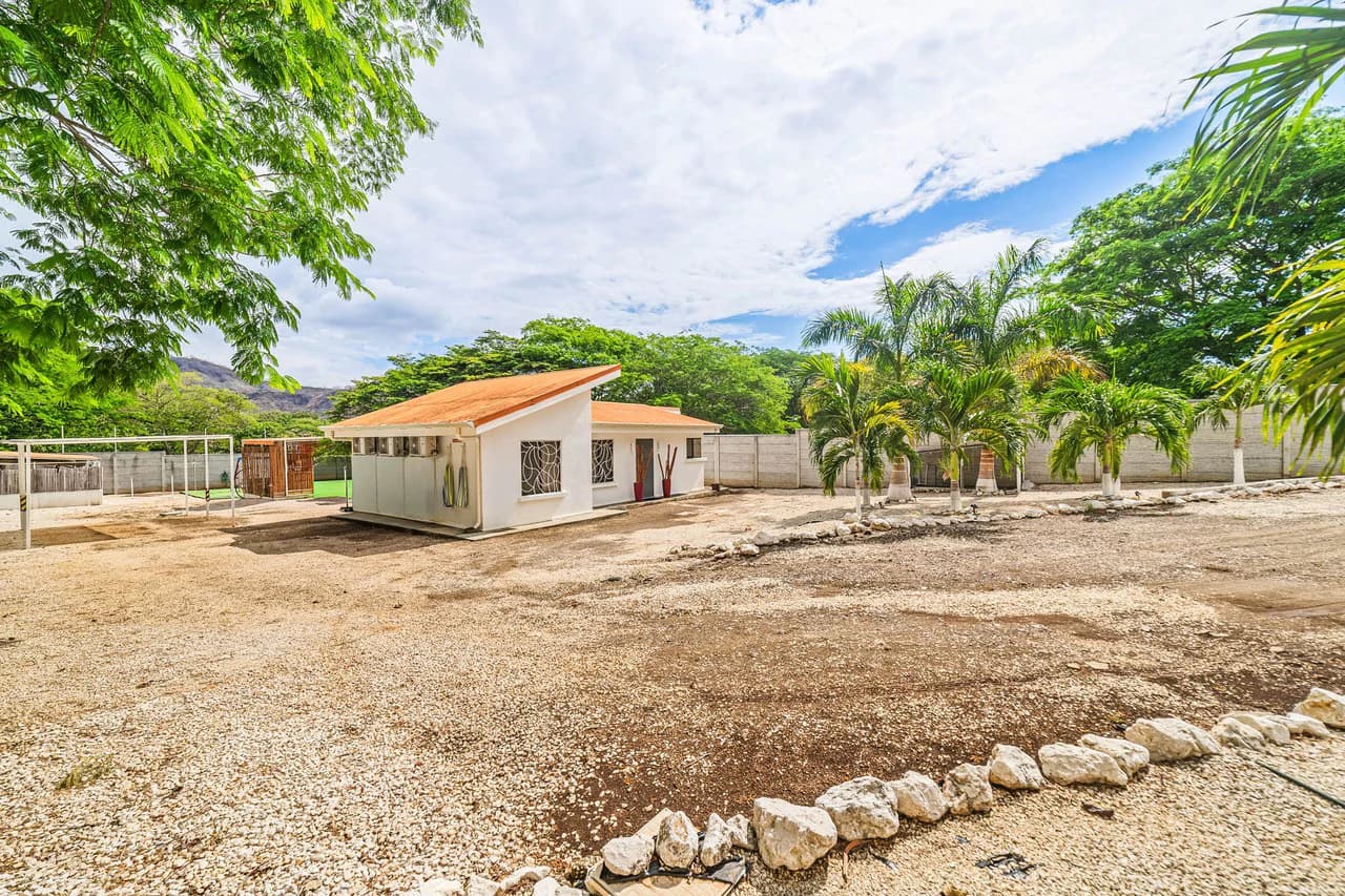 Casa Diria: Peaceful Turnkey 2BR Near Beaches - photo 7