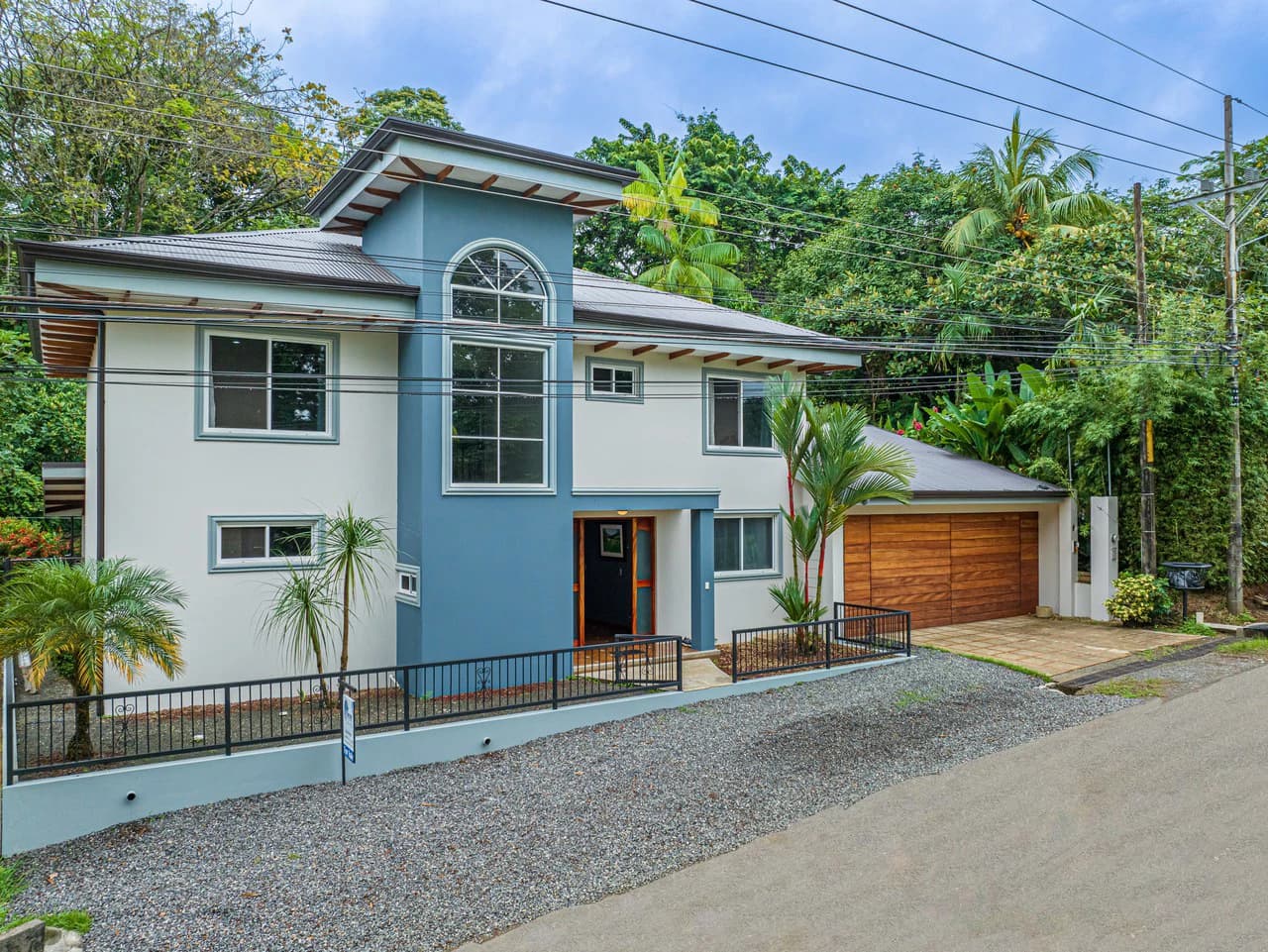 Happy Daze in Uvita: Commercial Building Opportunity in the Heart of Uvita. On Creek with Beautiful Jungle View