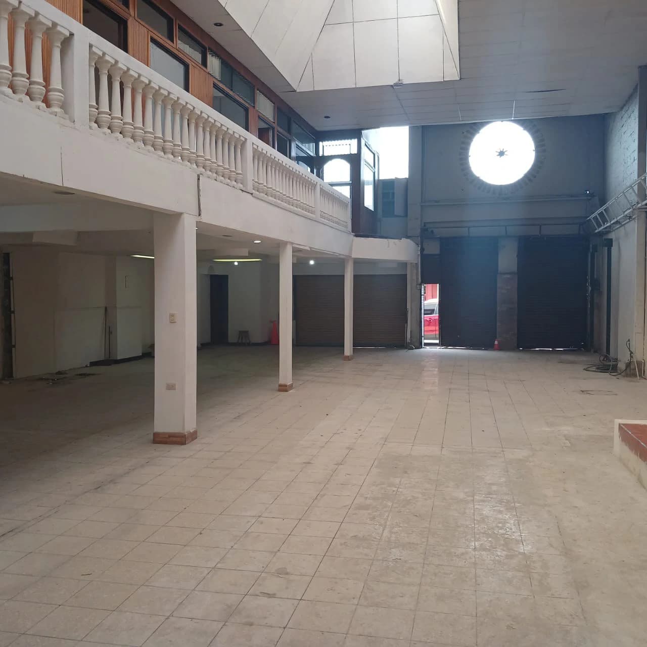 Downtown Hotspot...: Commercial Center close to Central Park - photo 5