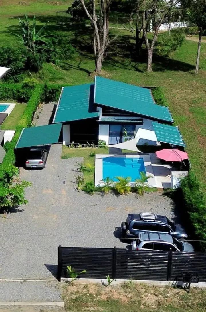 Butterfly Wings House 3 Bed 2 Bath Walking Distance To Town - photo 41