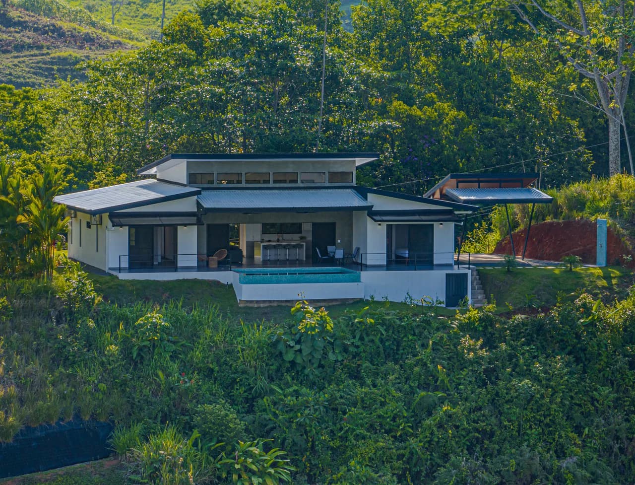 CHONTALES NEW VILLA WITH PANORAMIC OCEAN AND MOUNTAINS VIEWS: Mountain Villa For Sale in Ojochal - photo 43