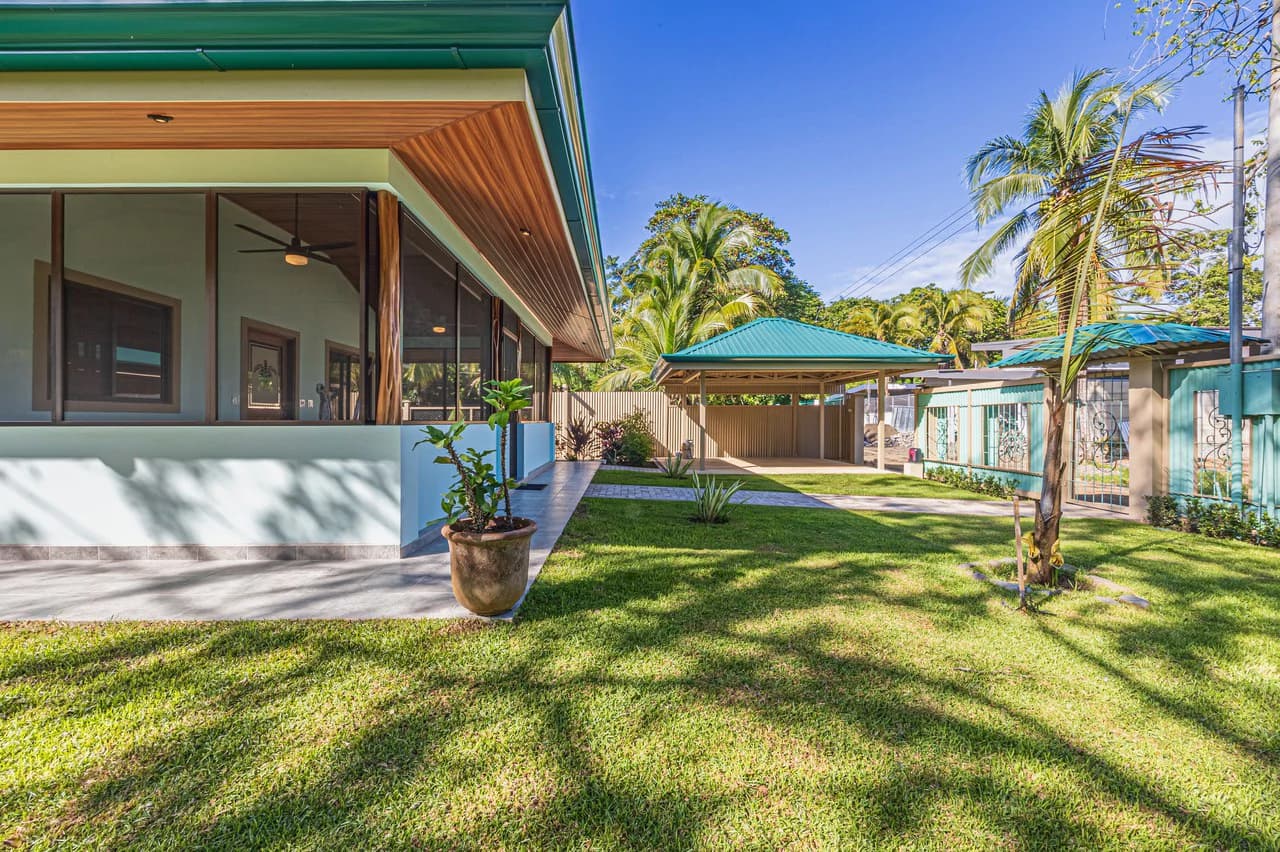 Casa Tortuga: New Home Just 3 Minutes Walk From Playa Matapalo - photo 11