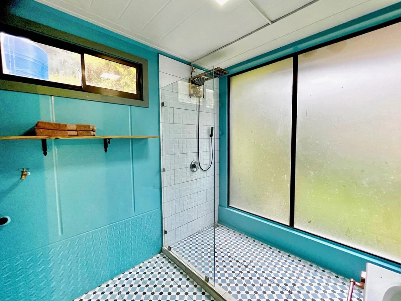 0.19 ACRES – 3 Bedroom Container Homes With Additional Building Lot,15min to Dominical and Beaches!! - photo 9