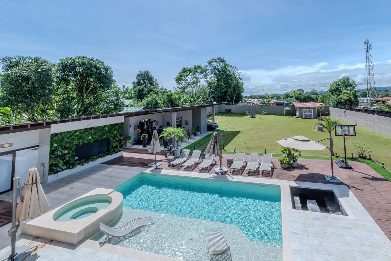 Luxury Home with Pool, Bar Area & Resort-Level Amenities | 6 br, 4.5 ba in Perez Zeledon - photo 38