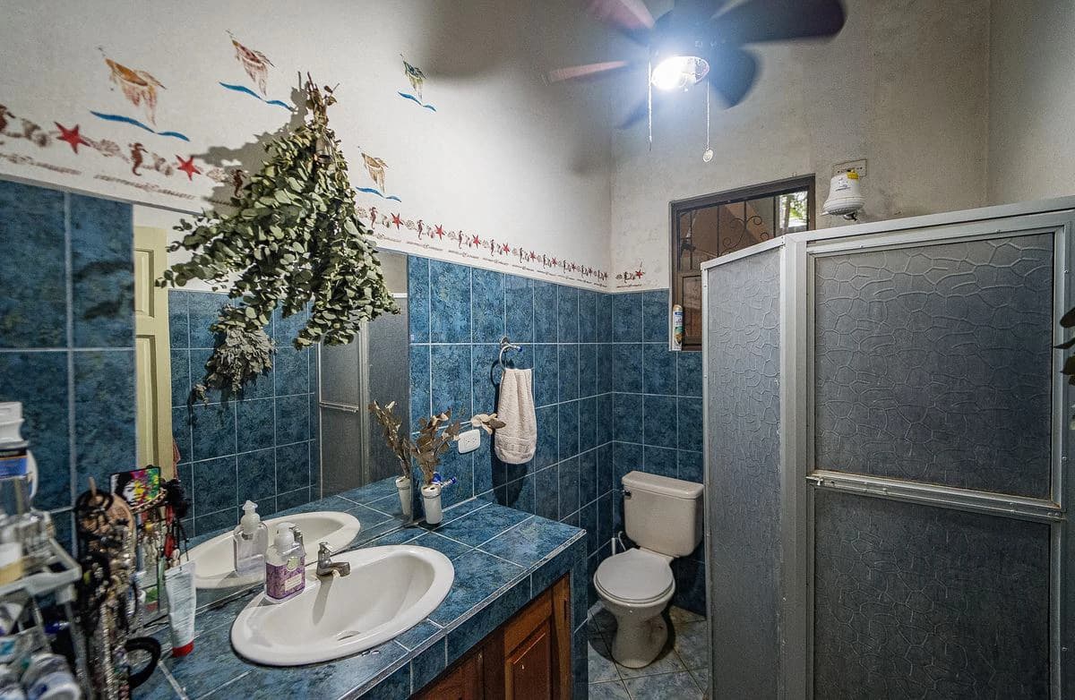 Casa La Choza: Affordable Tiny Home with Expansion Potential, Just a 5-Minute Walk from Buenavista Beach - photo 12
