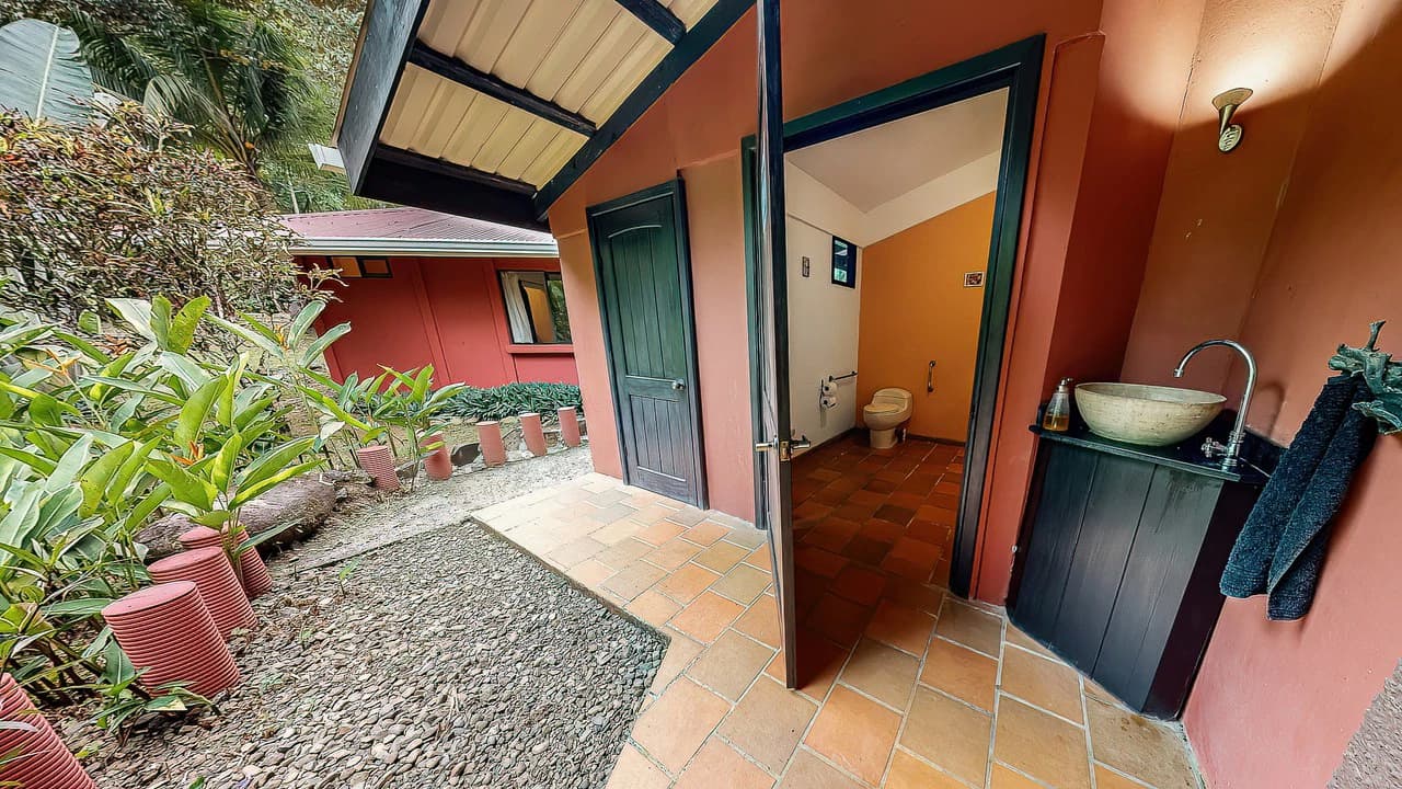 A TRANQUIL HAVEN: PRIME INVESTMENT OPPORTUNITY IN UVITA'S LUSH RIVER ENCLAVE: Mountain Hotel/Resort/Hostel For Sale in Uvita - photo 30