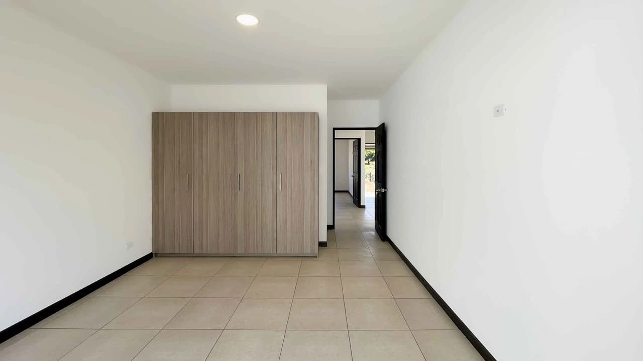 Charming New House for Sale in Gated Community - photo 8