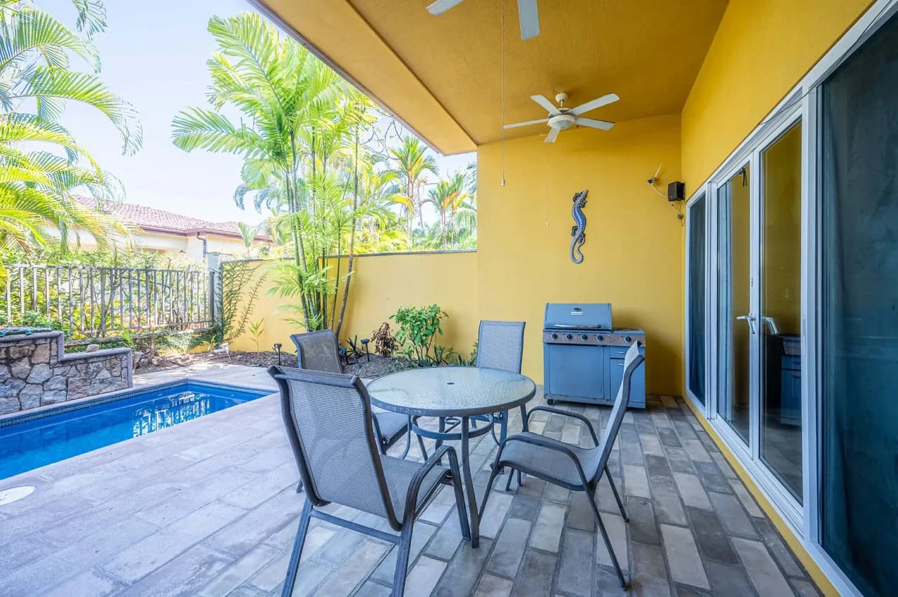 Peaceful and Secure 3BR Condo with Private Pool in Las Lomas - photo 23
