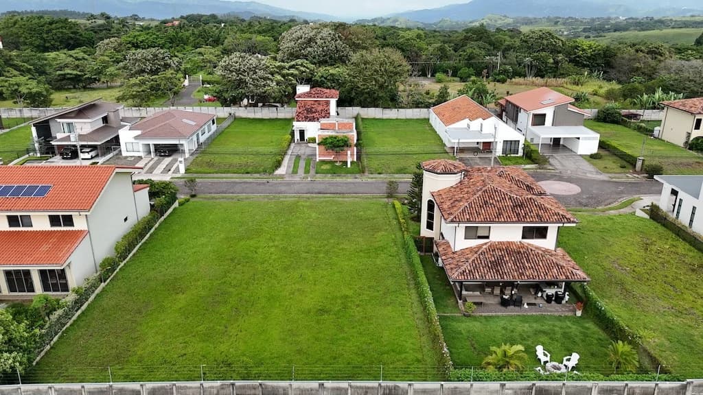 Terreno de 517m2 en Condominio Los Castillos, La Guácima: Home Construction Site For Sale in La Guácima - photo 5