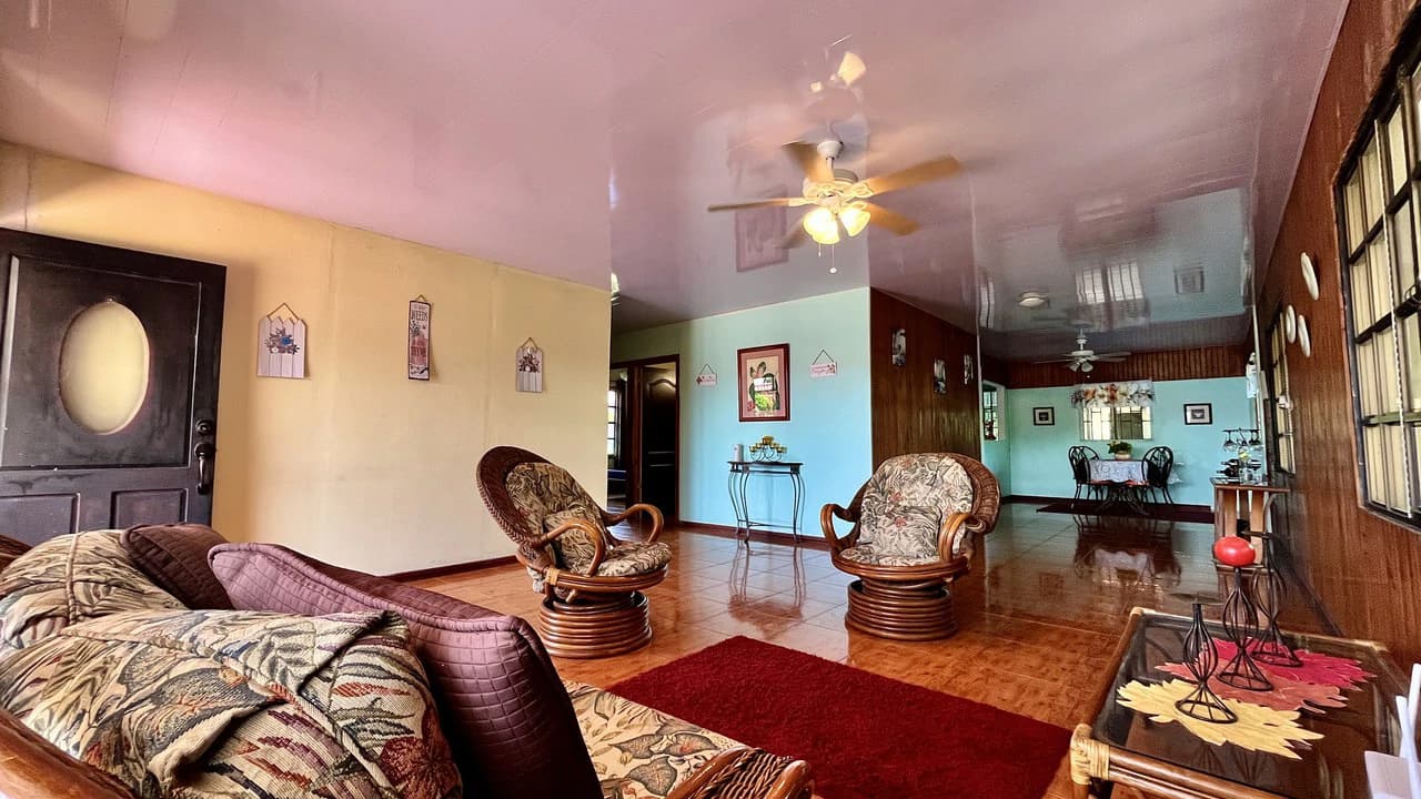 House For Sale in Daniel Flores - photo 4