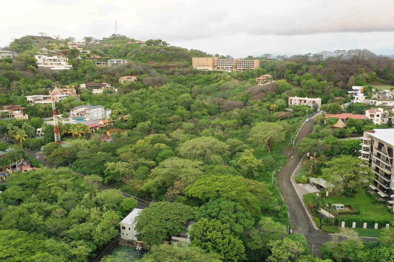 Air T-II: Tamarindo Development Property Right in Town - photo 7