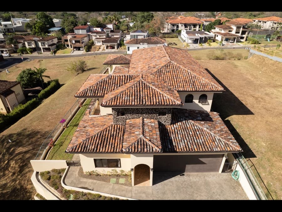 Exclusive Luxury Residence in Gated Community – Brasil de Santa Ana - photo 35