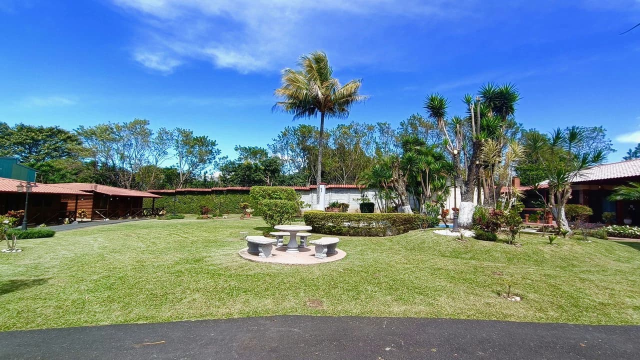 Beautiful investment property with cabins, house and apartments - photo 20