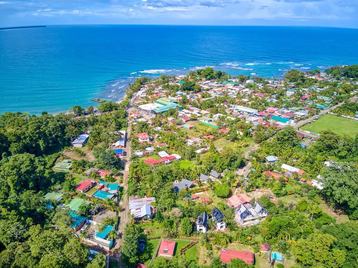 2 Bd/2 Ba - Move-In Ready Caribbean Living in Central Puerto Viejo - photo 3